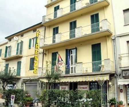 Hotel Firenze فياريجيو المظهر الخارجي الصورة