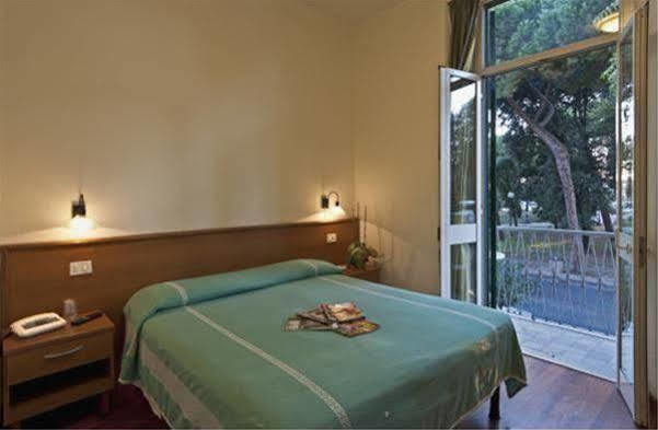 Hotel Firenze فياريجيو المظهر الخارجي الصورة