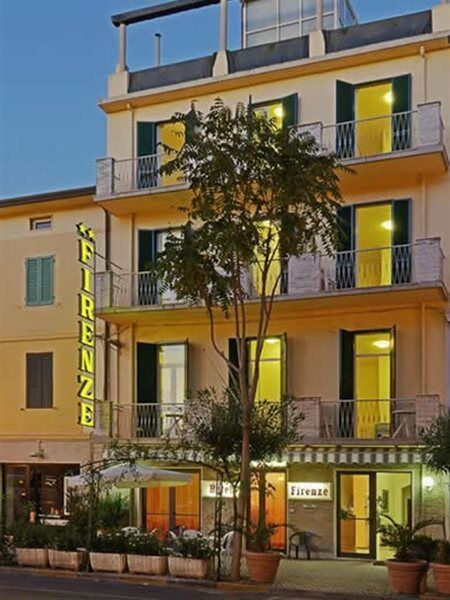 Hotel Firenze فياريجيو المظهر الخارجي الصورة